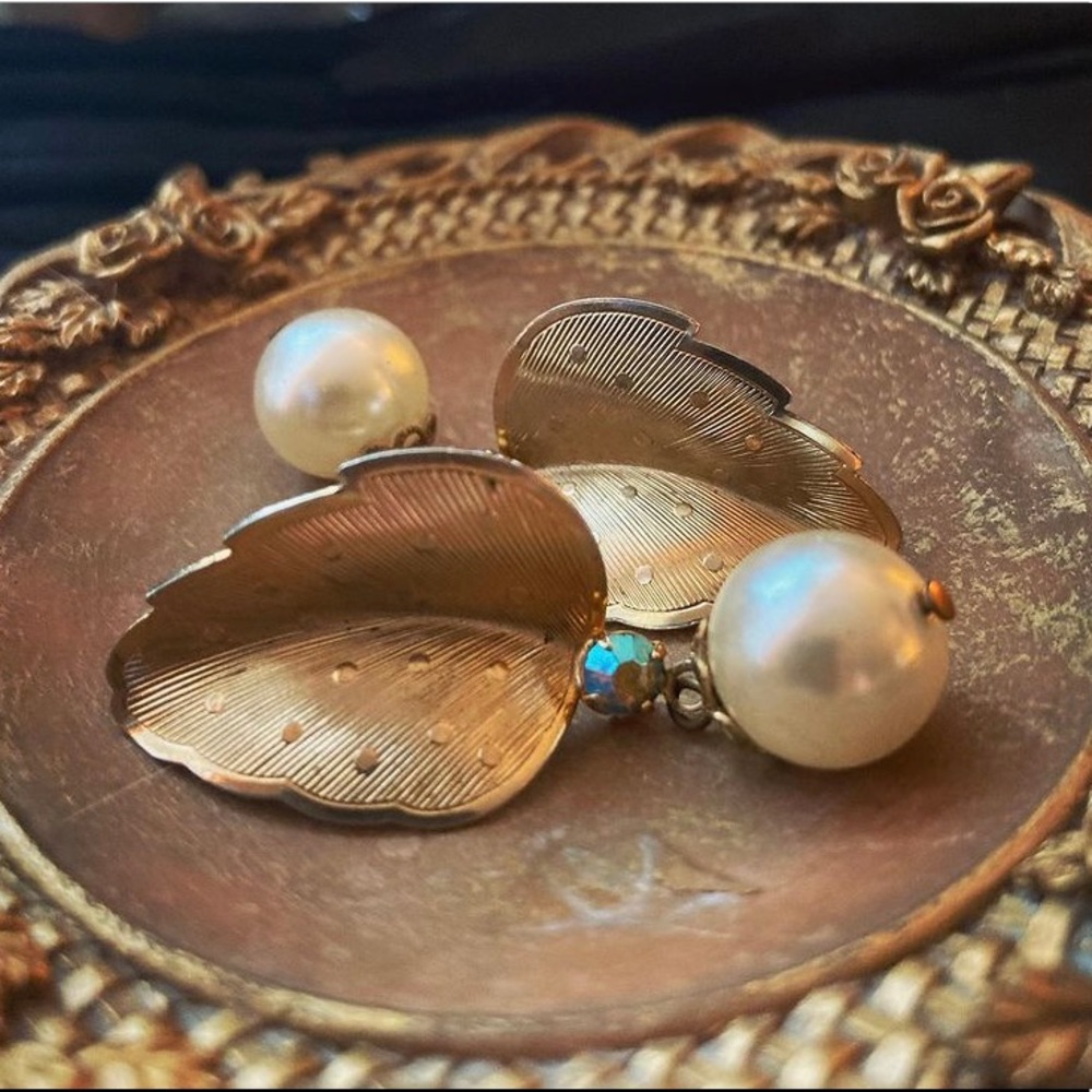 Gold Leaf and Pearl Clip-On Earrings
